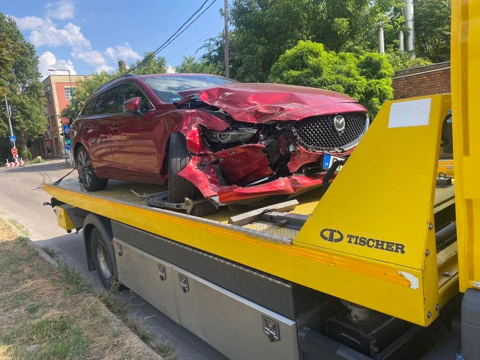 Night Roadside Tow, SUV