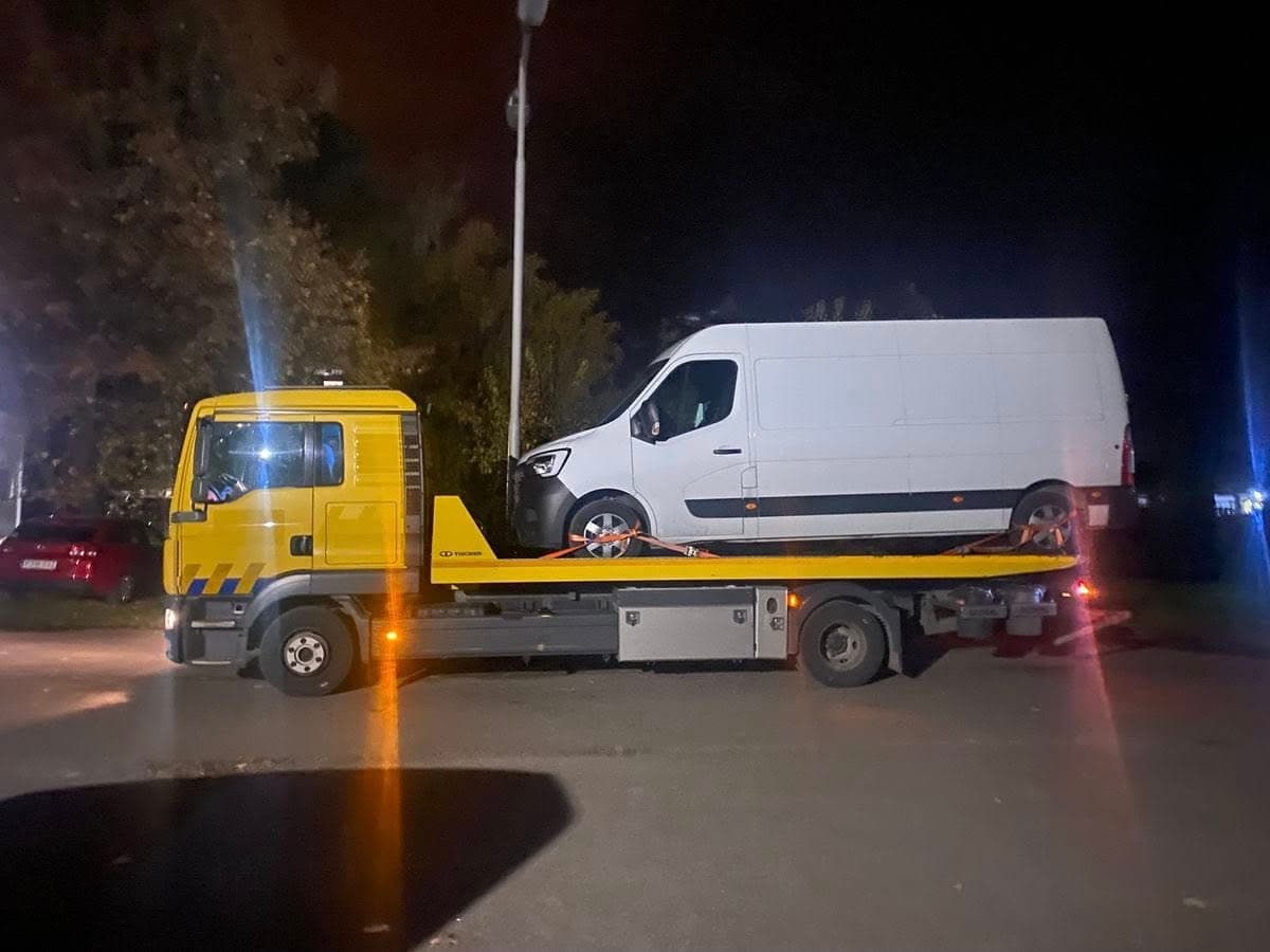 Emergency Towing, Car